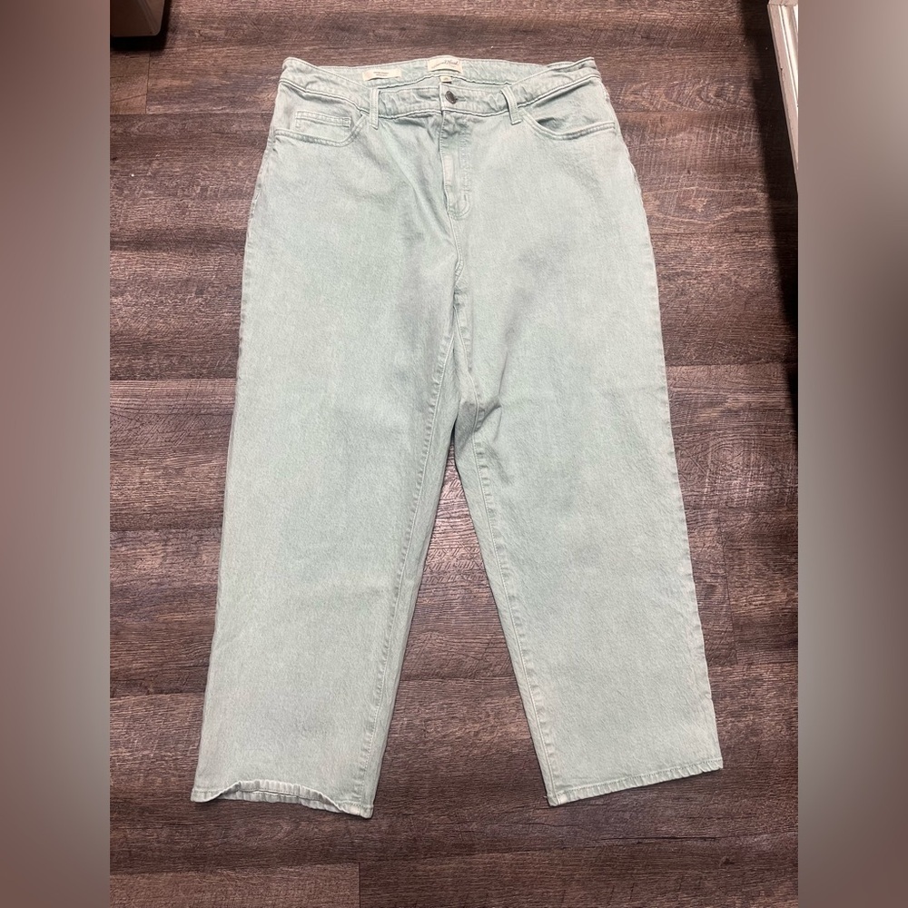 Universal tread vintage straight Light Green Denim Jeans